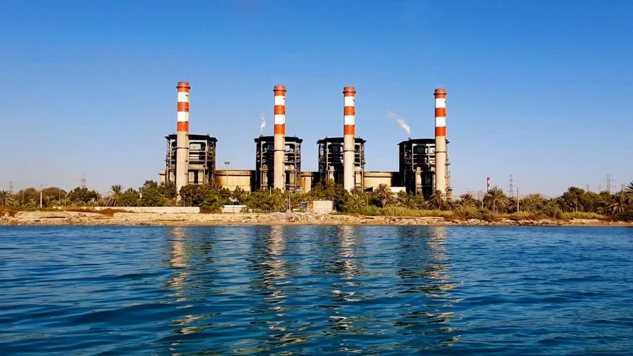 وقتی خطر نزدیک بود، آنها نزدیکتر ایستادند